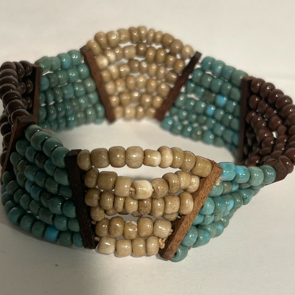 Intricate Brown and Green Beaded Bracelet - Picture 4 of 9